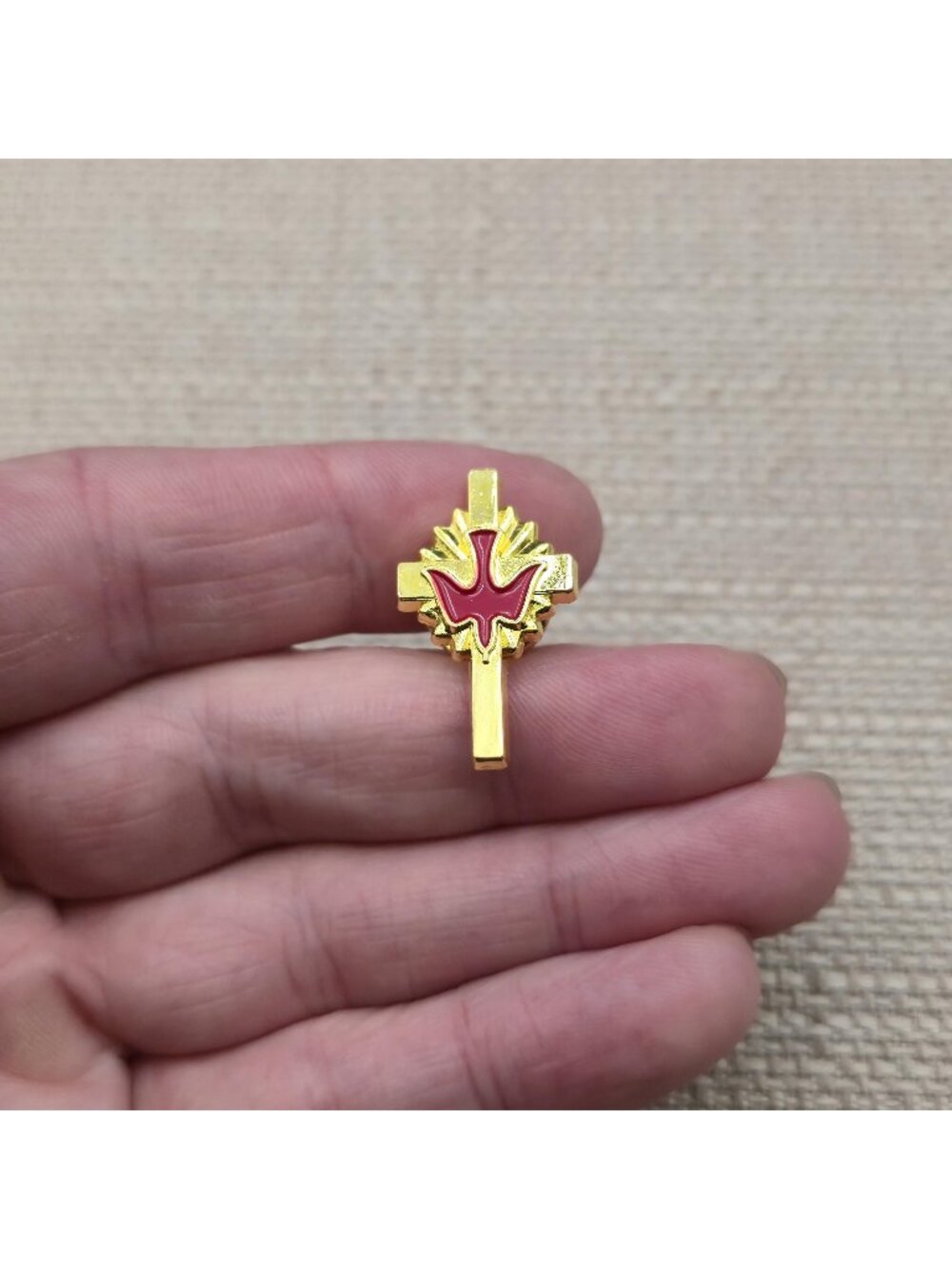 Vintage Gold Tone Christian Cross Red Holy Spirit Dove Sunburst Lapel Pin A8922